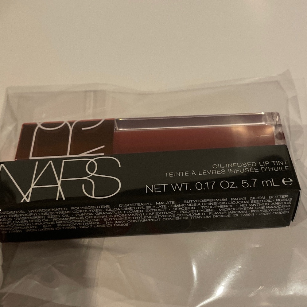 🌸 NARS 🌸 Oil-Infused Lip Tint Gloss Primal Instinct (1149) 5.7ml NEW AUTH 🌸 - Picture 3 of 4